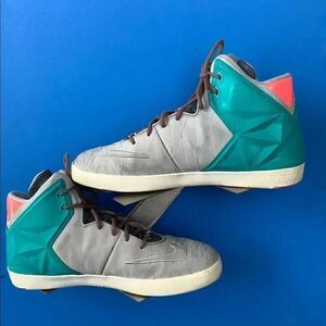 Nike LeBron 11 XI Lifestyle 'Wolf Grey' Green Pink Mens 11 616766-002